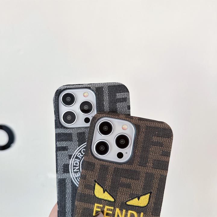 フェンディiPhone16刺繍付きスマホケース