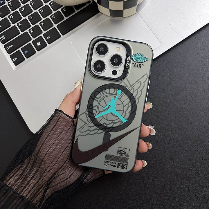 ナイキiPhone16マグネットケース