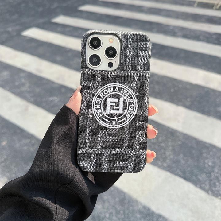 フェンディiPhone16刺繍付きスマホケース