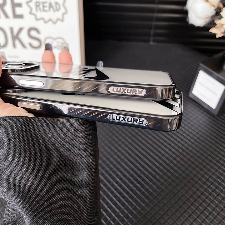 ナイキ iPhone 15 スポーツ風スマホケース