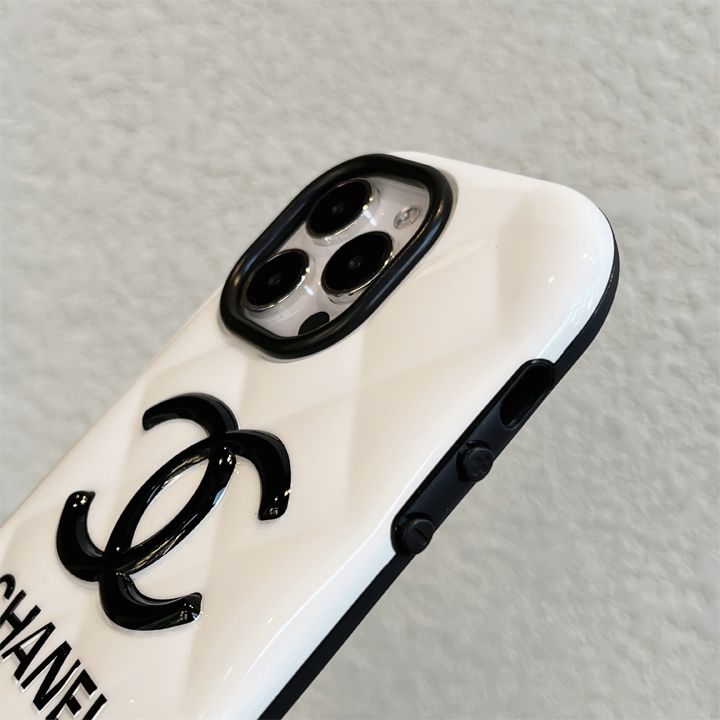 シャネル 黒白菱形模様のスマホケース