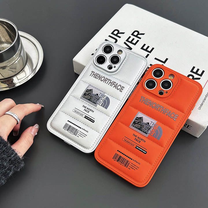 ノースフェイスiPhoneケース雪山ダウンジャケット風