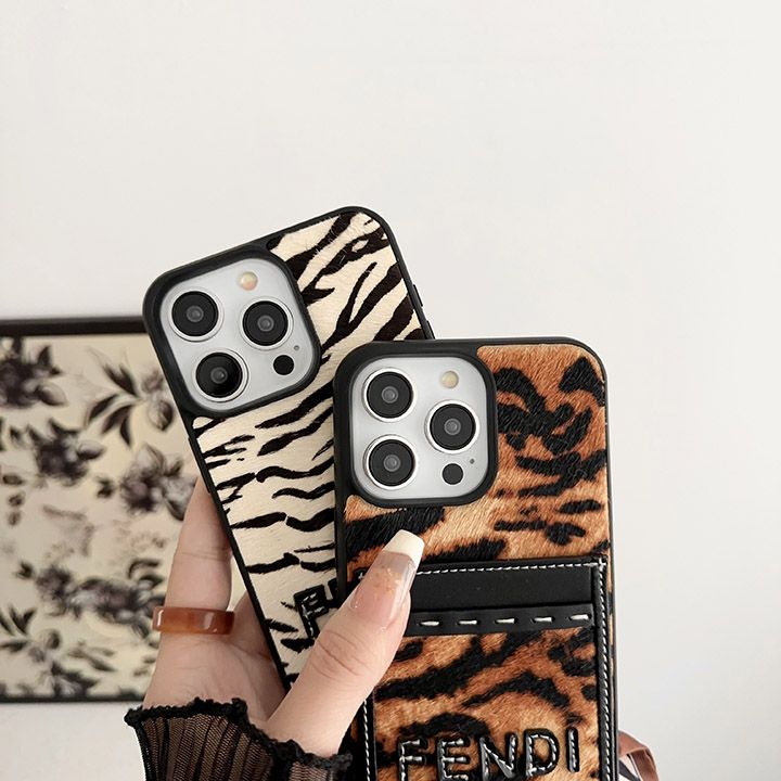 フェンディiPhone16スマホケース ヒョウ柄