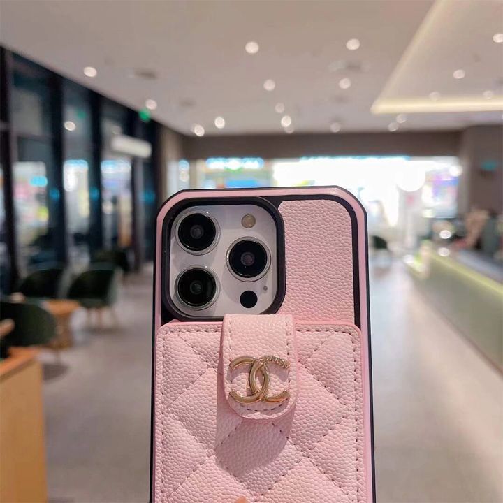 シャネルの手帳型iPhone15の携帯ケースは