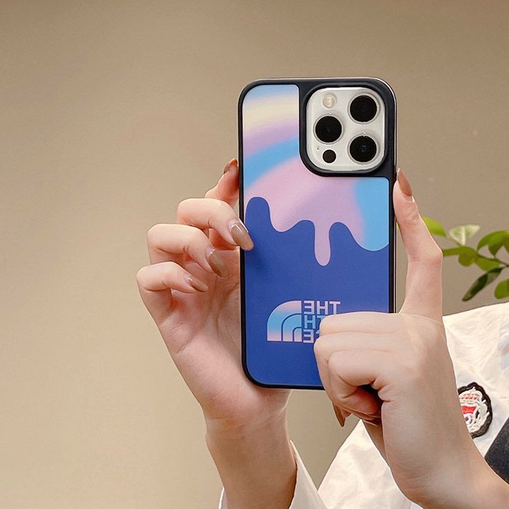 ノースフェイスiPhone15グラデーションシリコンケース