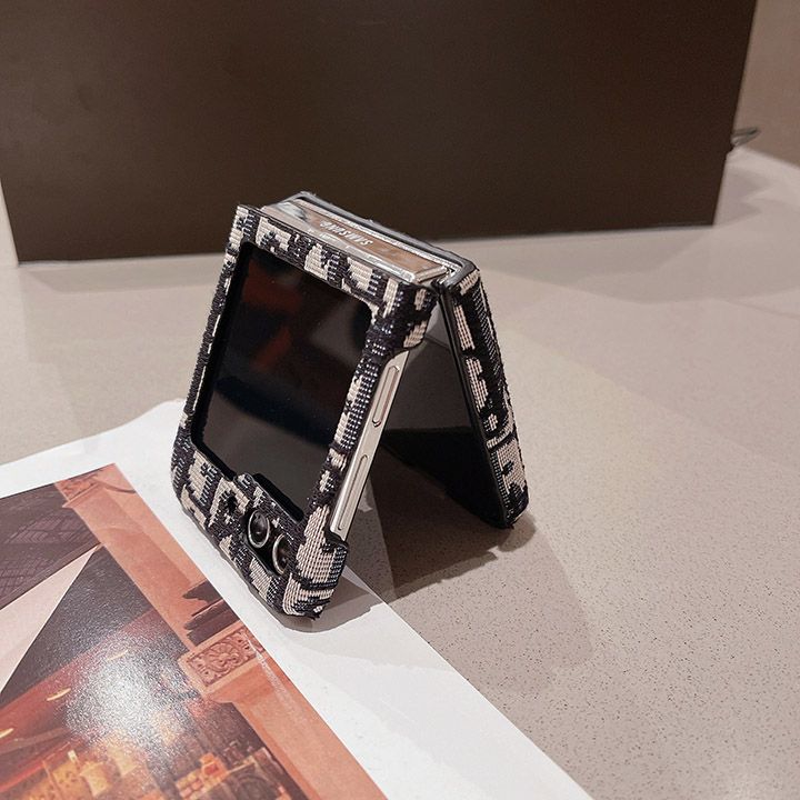 ディオールGalaxy Z Flip 5ブランド刺繍ケース