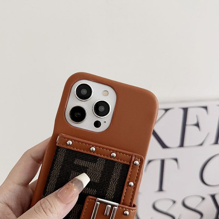 フェンディiPhone16スマホケース クラシックフラワーパターン