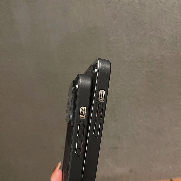 ノースフェイスiPhone16携帯カバーレーザーウィンドウ