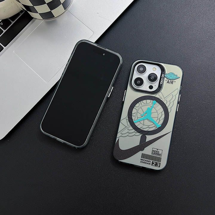 ナイキiPhone16マグネットケース