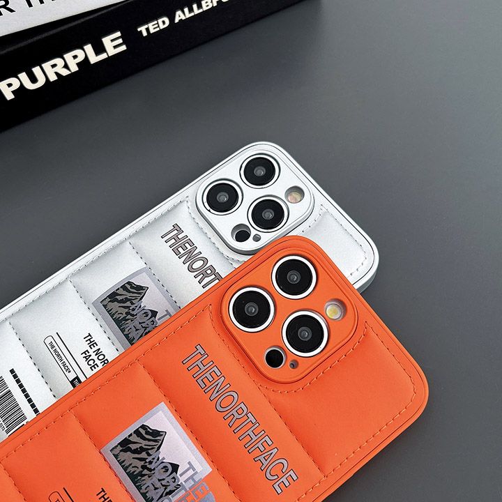 ノースフェイスiPhoneケース雪山ダウンジャケット風