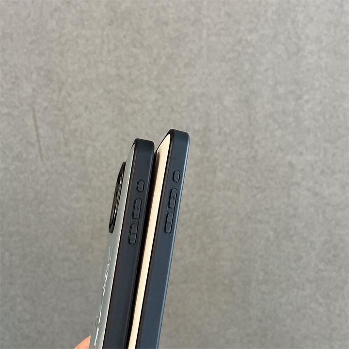 サンローランiPhone15エアクッションケース