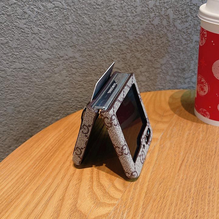 グッチ Galaxy Z Flip 5 スマホケース