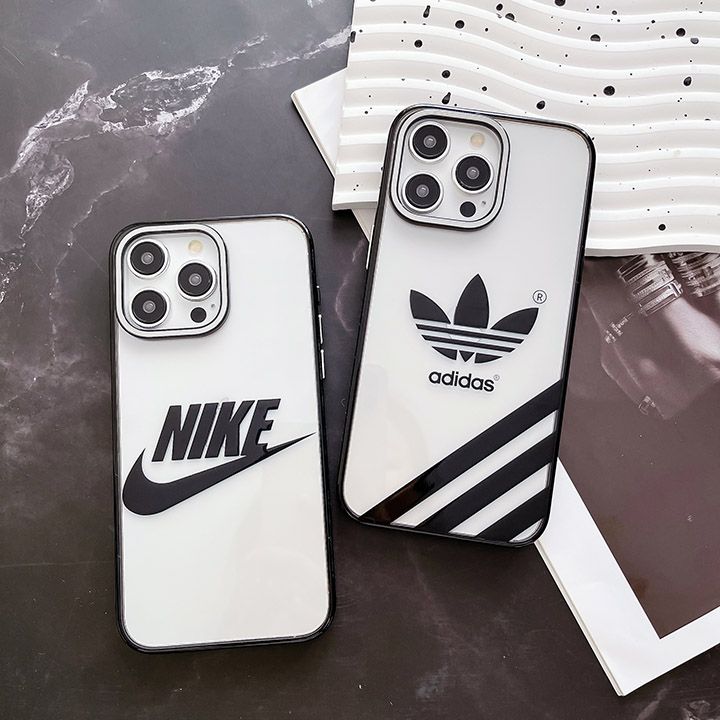 ナイキ iPhone 15 スポーツ風スマホケース
