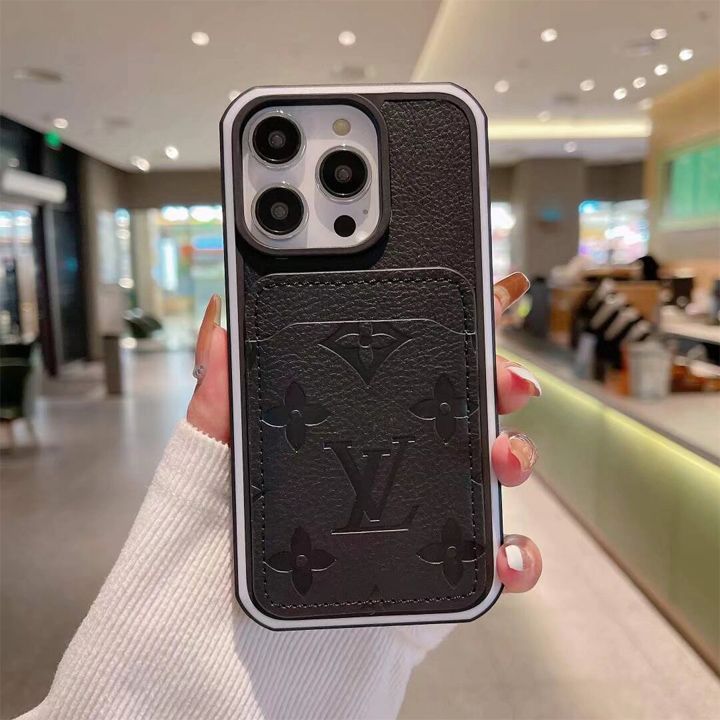 ルイ・ヴィトンの押し花デザインで、カードを挿入できるiPhone用のケースです