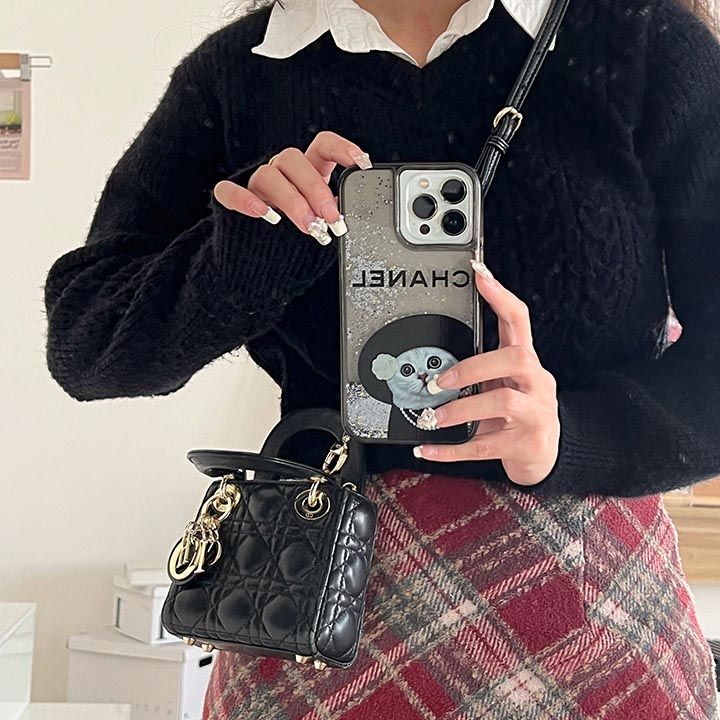 シャネルiPhone流砂ケース