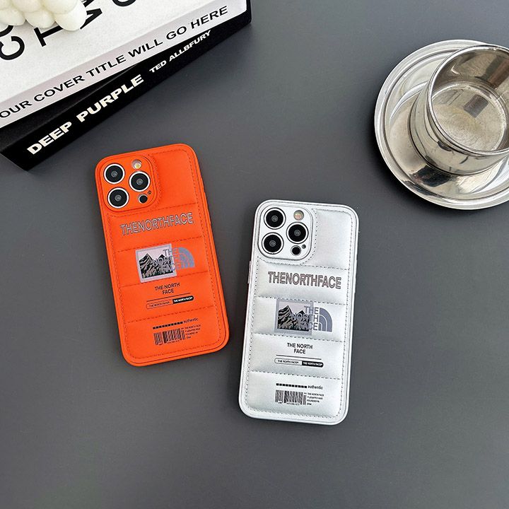 ノースフェイスiPhoneケース雪山ダウンジャケット風