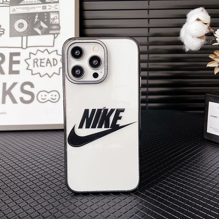 ナイキ iPhone 15 スポーツ風スマホケース