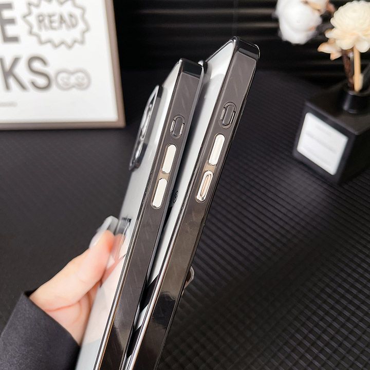 ナイキ iPhone 15 スポーツ風スマホケース