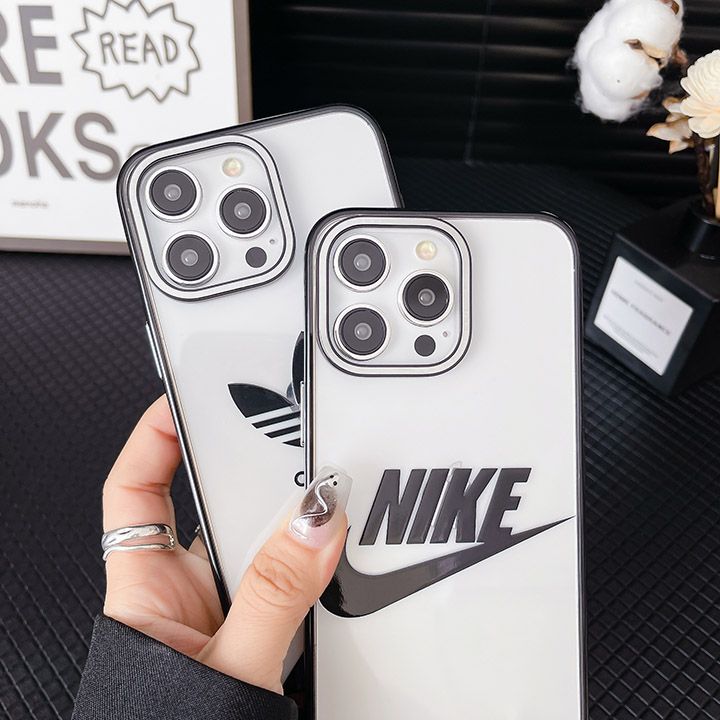 ナイキ iPhone 15 スポーツ風スマホケース