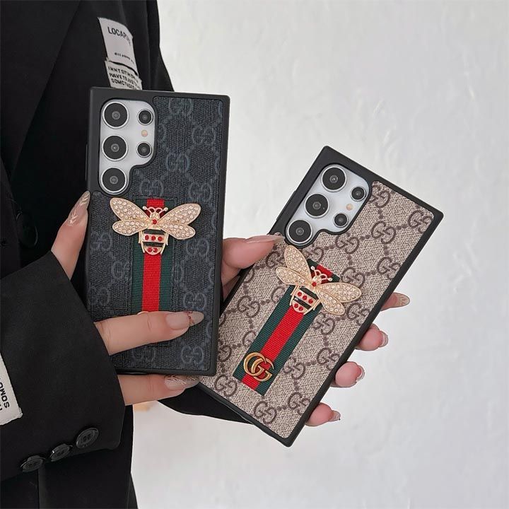 グッチ ミツバチデザインのスマホケース
