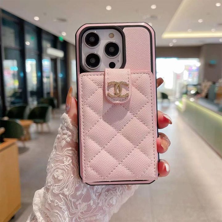 シャネルの手帳型iPhone15の携帯ケースは