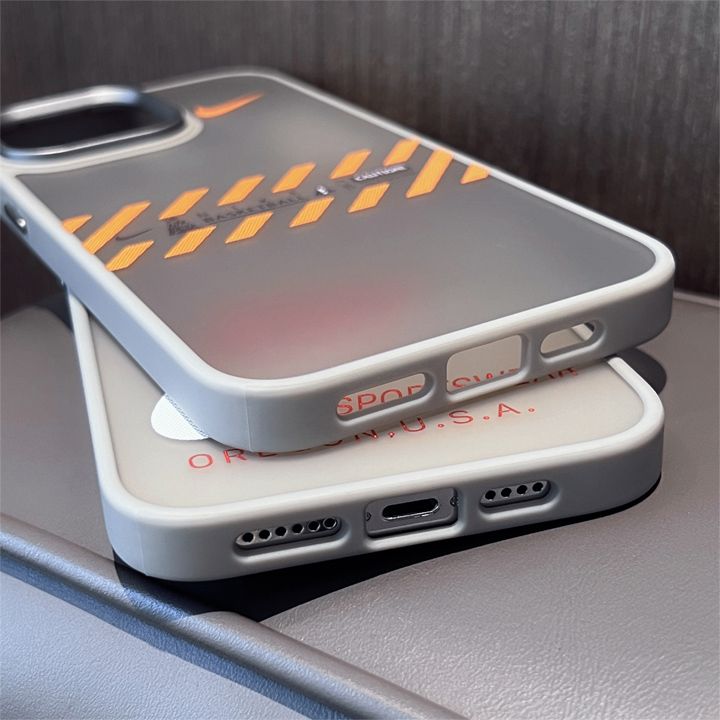 ナイキ iPhone 15 スマホケース