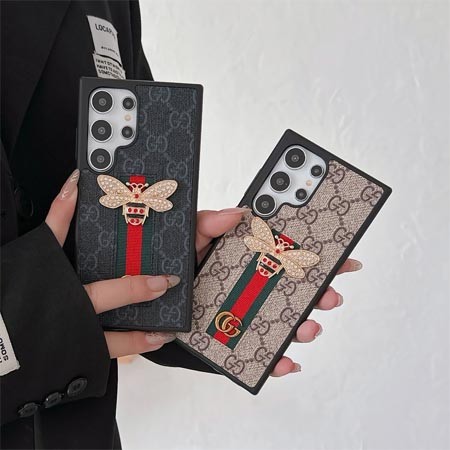 グッチ ミツバチデザインのスマホケース