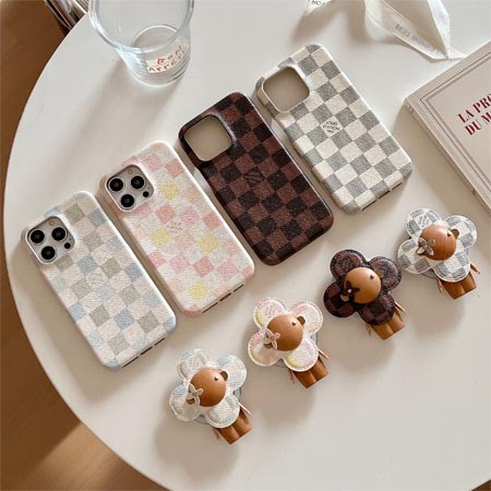 LVの新しいiPhone16の格子柄のケース