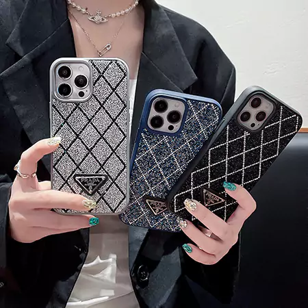 プラダiPhone16ケース菱格模様ダイヤモンド装飾